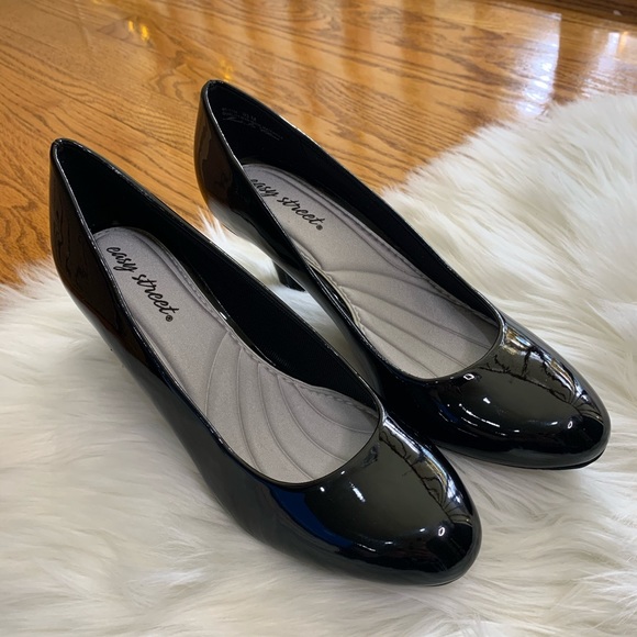 Easy Street Women Passion Dress Pump Black Patent - Picture 3 of 8